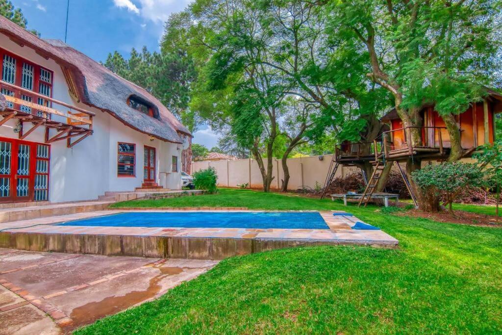 Charming Country Sandton With Back Up Power & Water Villa
